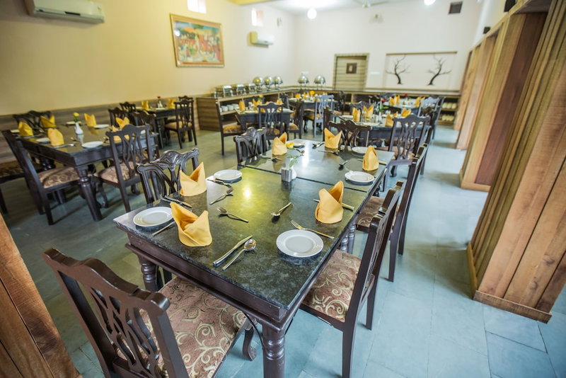 Alwar Bagh Sariska by Aamod, Alwar, India