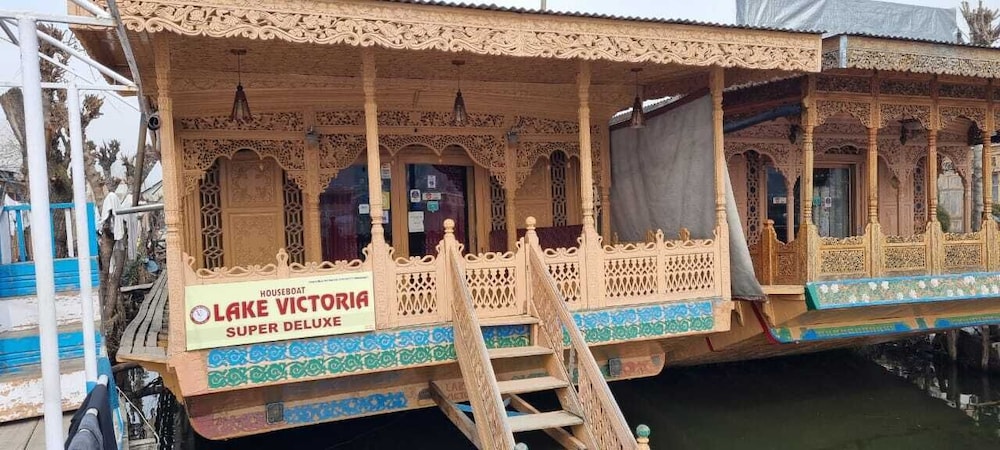 Lake Victoria Houseboat, India