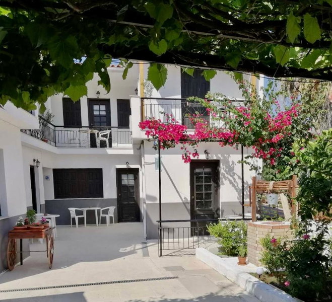 Hokkum Studios, Kokkari, Greece