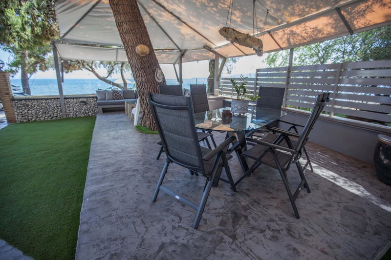 Kalafatis beach home, Itea, Greece