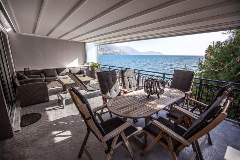 Kalafatis beach home, Itea, Greece