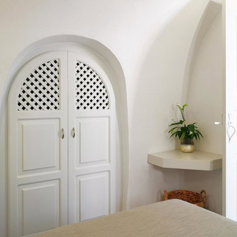 Spitia Tzitzi, Imerovigli, Greece
