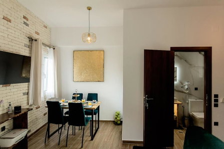 Deluxe Town Hall Square Flat in Historical Center 2nd floor, Corfu Town, Greece