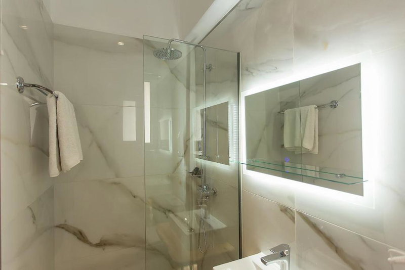 Deluxe Town Hall Square Flat in Historical Center 2nd floor, Corfu Town, Greece