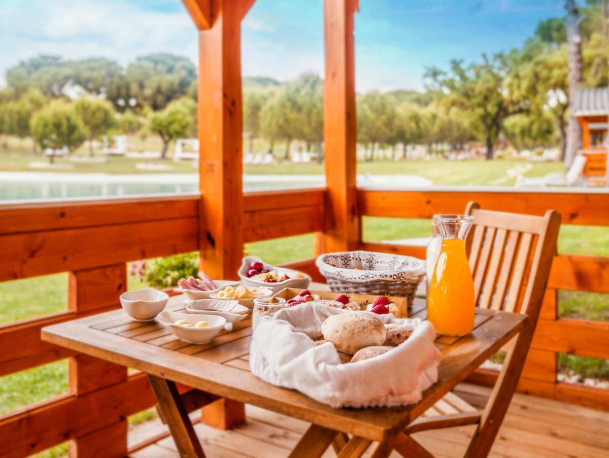 Chalet do Lago, Portugal