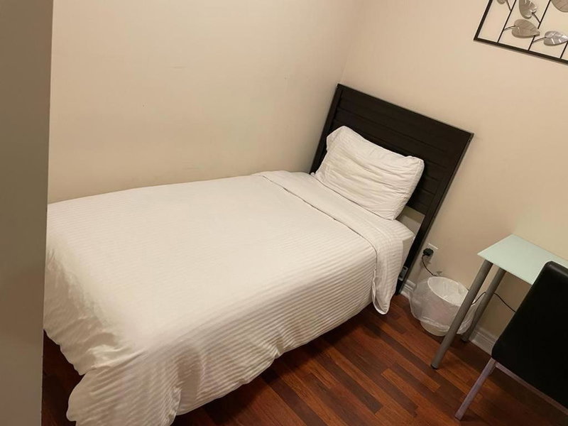 Platinum Suites Furnished Executive Suites, Mississauga, Canada