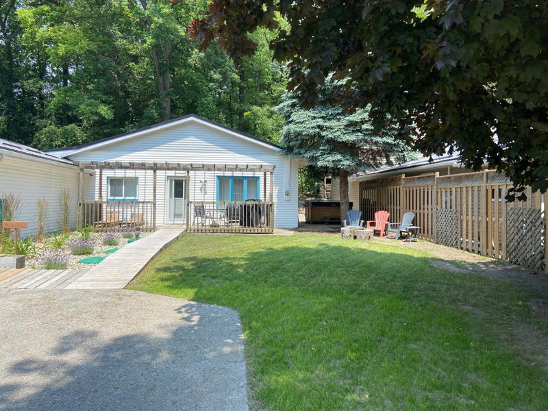 Cozy Cottage Retreat, Lambton Shores, Canada