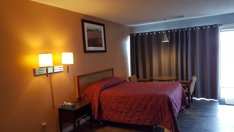 Town N Country Motor Inn, Leamington, Canada