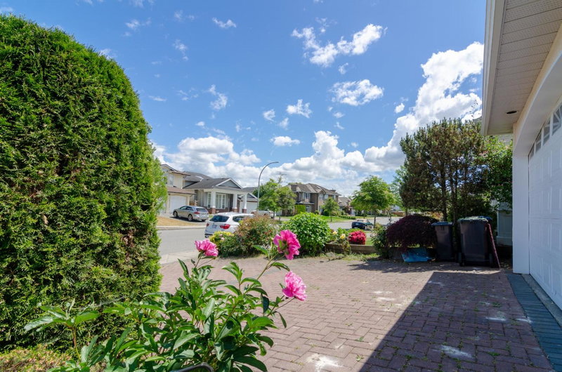 3 Private, spacious, bright rooms in a Gorgeous house, New Westminster, Canada