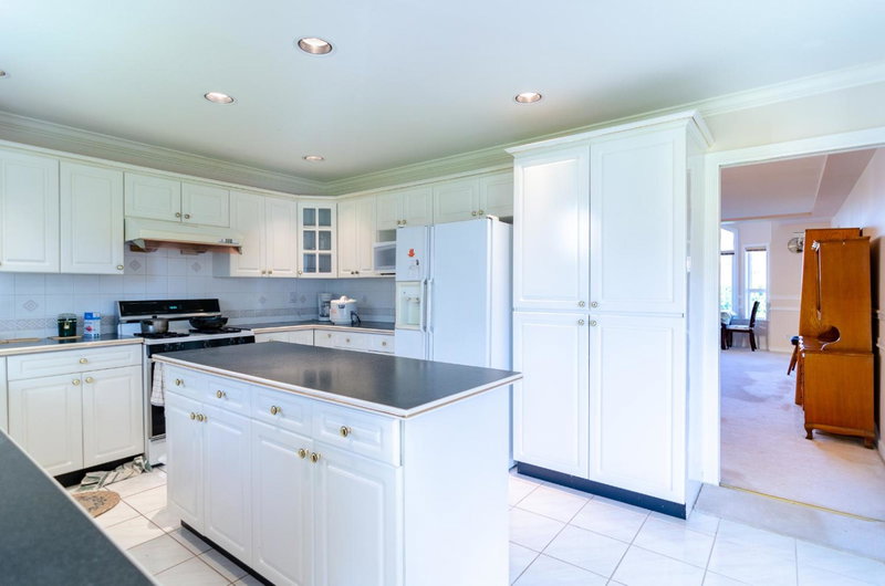 3 Private, spacious, bright rooms in a Gorgeous house, New Westminster, Canada
