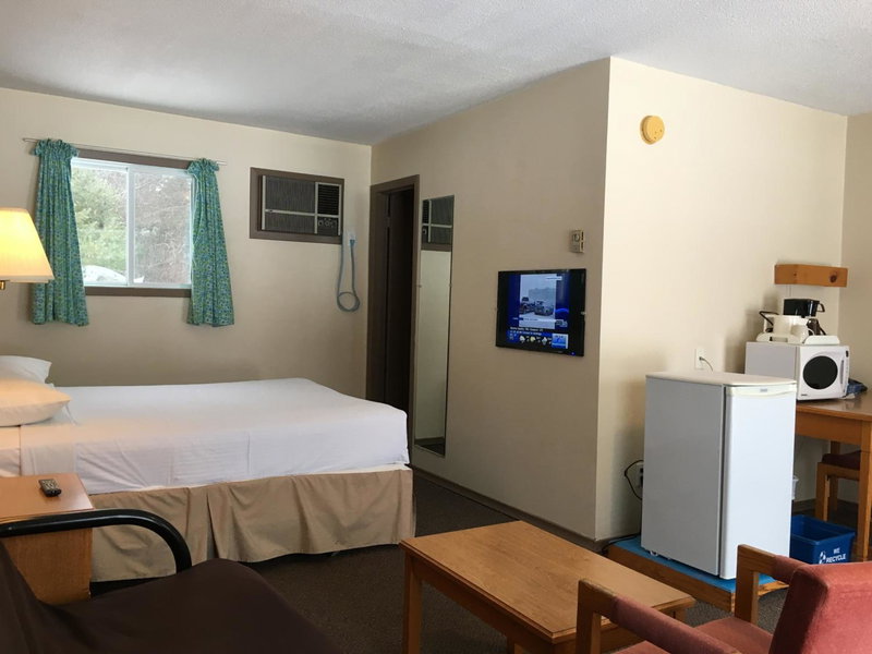 Algonquin Motel, South River, Canada