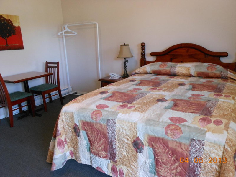 Mountain Springs Motel & RV Park, Barrière, Canada