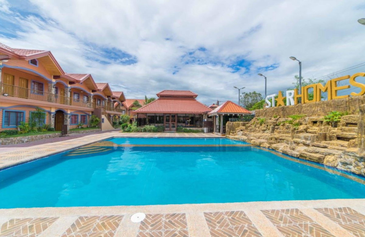 RedDoorz Plus @ Starhomes Olivianville, Philippines