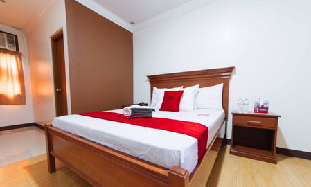 RedDoorz Plus @ Starhomes Olivianville, Tarlac, Philippines