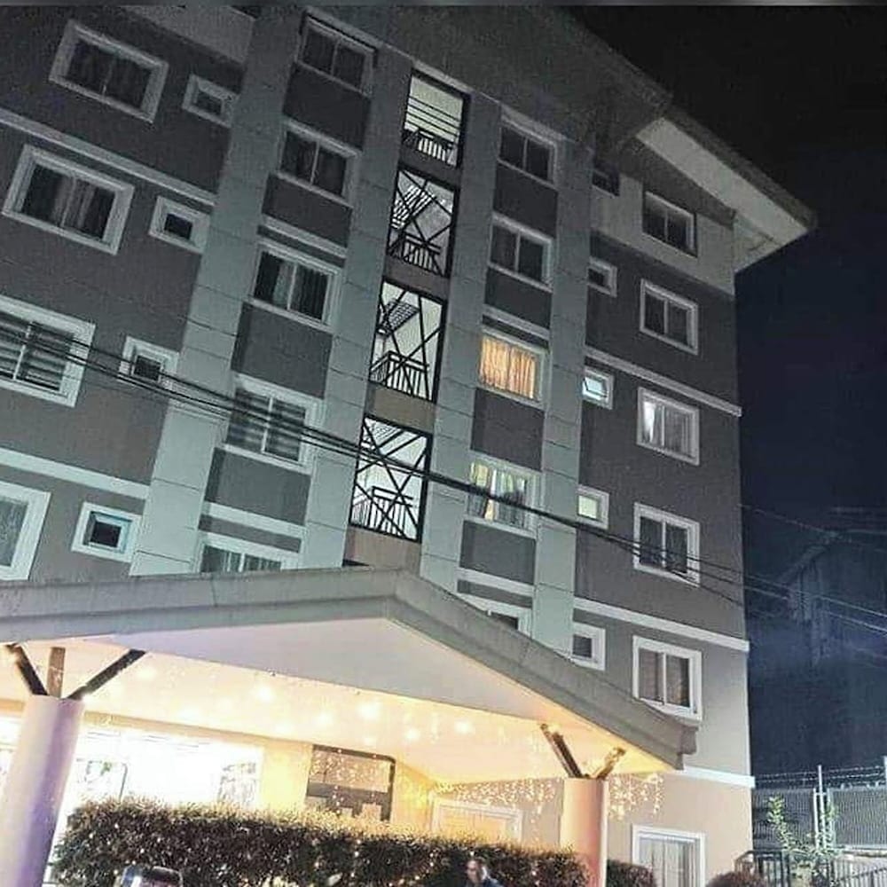 Hotel · Krystalclaine Homestay-Burnham Hill Condo, Baguio