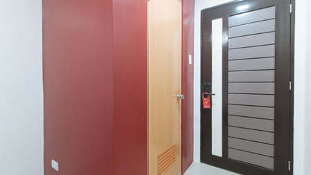 RedDoorz @ El Grande Inn Santa Cruz Manila, Manila, Philippines