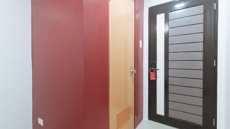 RedDoorz @ El Grande Inn Santa Cruz Manila, Manila, Philippines