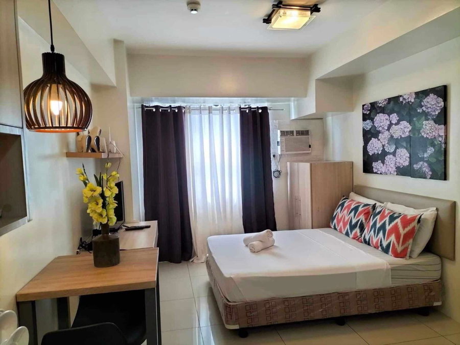 CEBU BUDGET STAY at HORIZONS 101 by Coleen Bedsit, Cebu City, Philippines