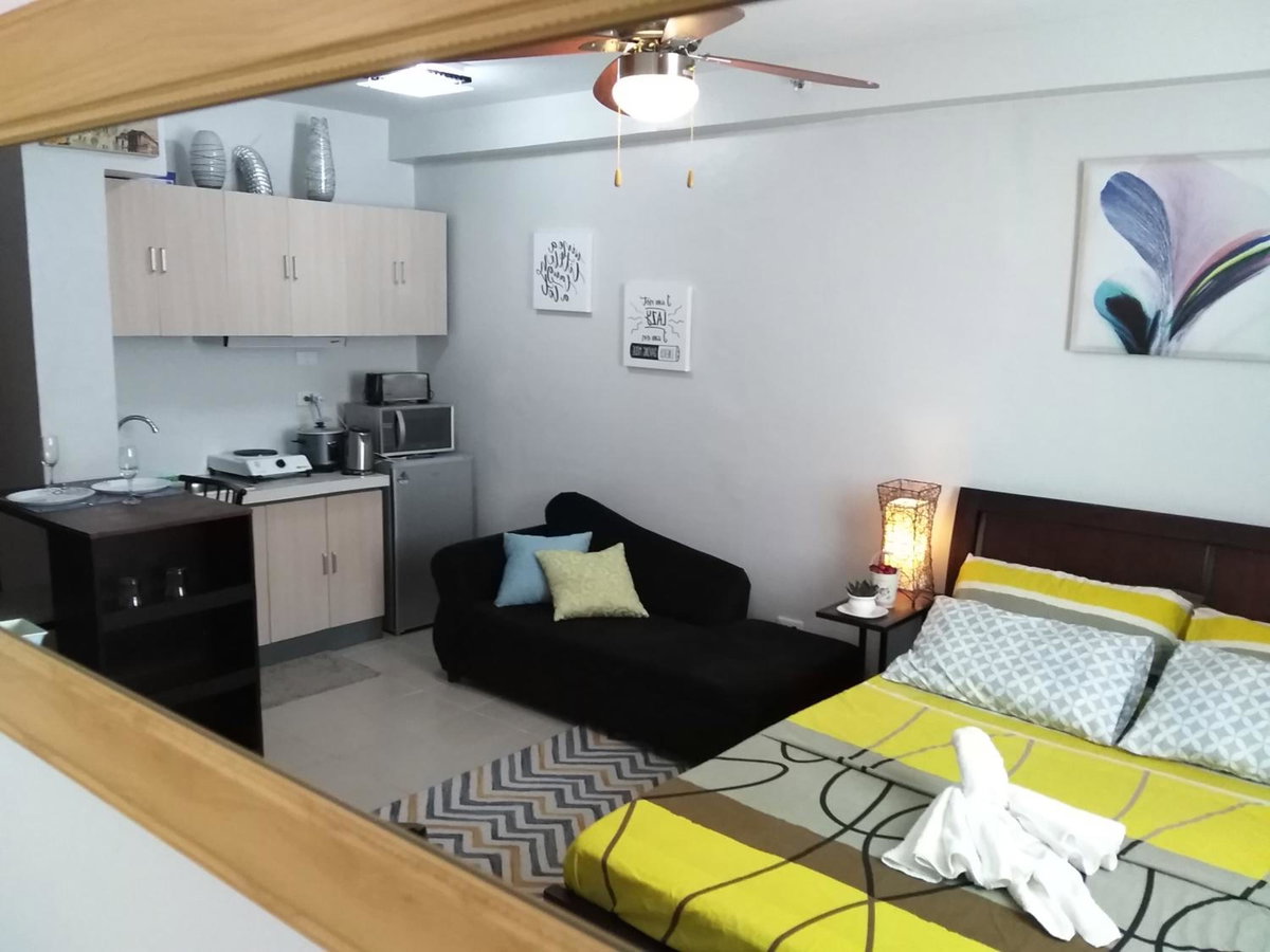 Mak'z Condo Place, Philippines