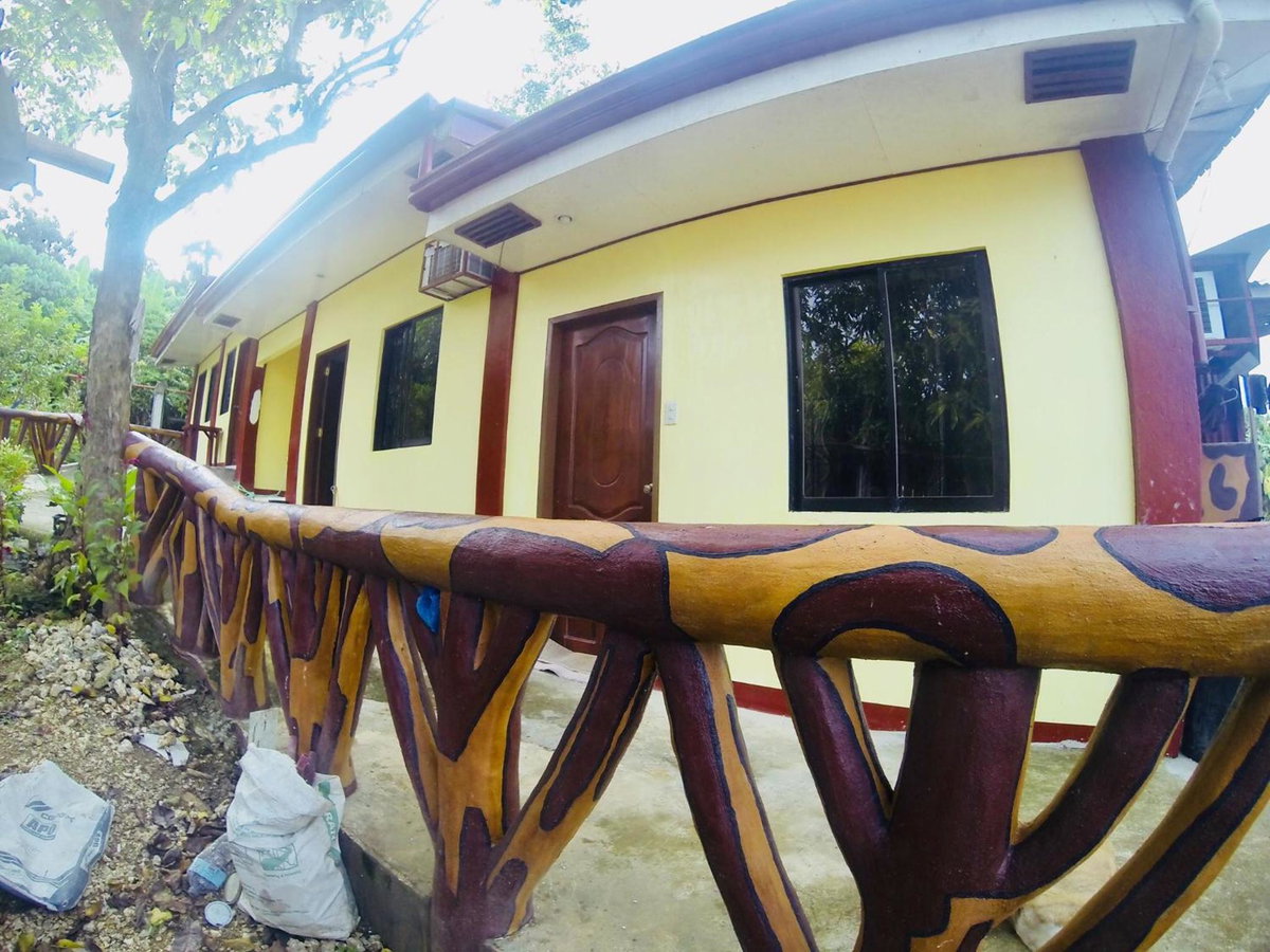 La Casa de Samonteza, Philippines