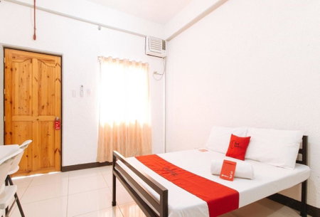 RedDoorz Plus near Tambo Paranaque, Manila, Philippines