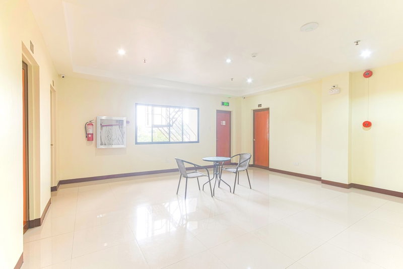 OYO 817 Vista Apartelle, Makati, Philippines