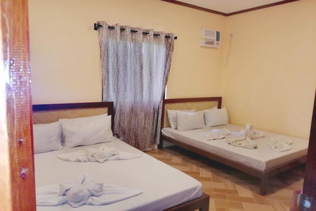 Avila's Hostel Moalboal near Beach, Basdiot, Philippines