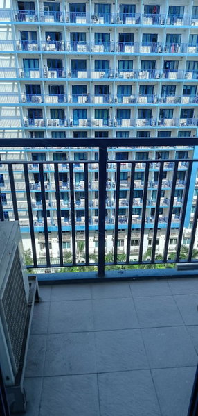 Staycation Infront of Moa Residences Tower A Near Dfa Macapagal, NU Moa, PICC, World Trade, Star City, Ayala Mall, Parqal Mall, NAIA 1,2,3, Manila, Philippines