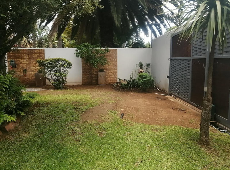 394OnEmus, Pretoria, South Africa