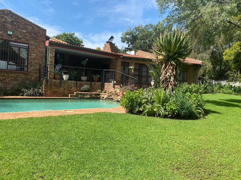 No 5 on Franschoek, Northdene, South Africa