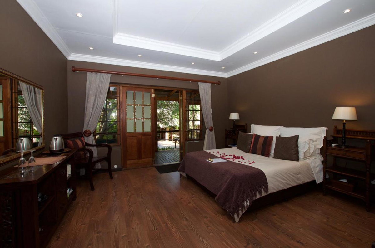 Hotel · Tuskers Bush Lodge B&B, Hartbeespoort
