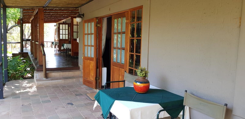 Tuskers Bush Lodge B&B, Hartbeespoort, South Africa