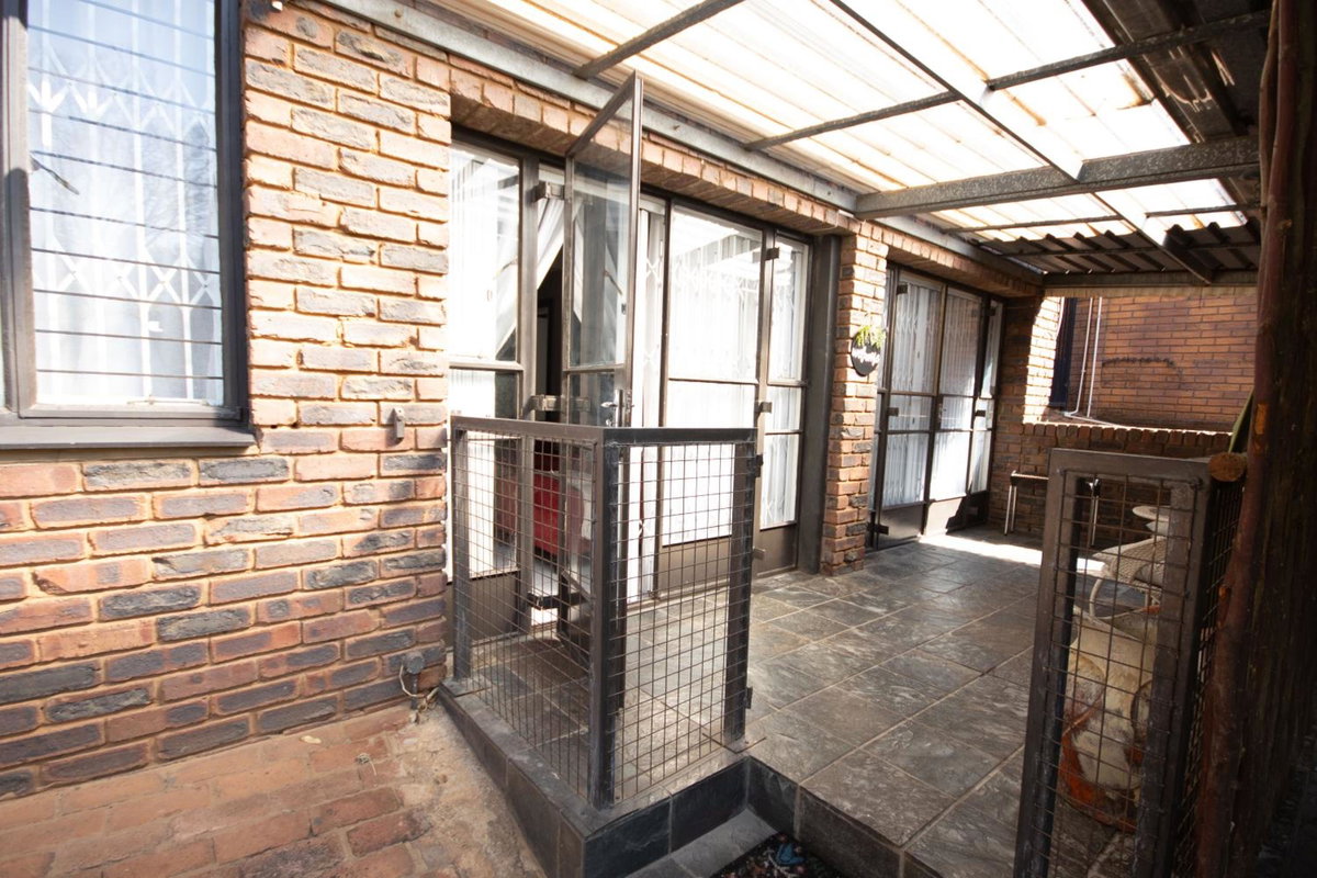 Hotel · AfricaLove on Tiger, Pretoria