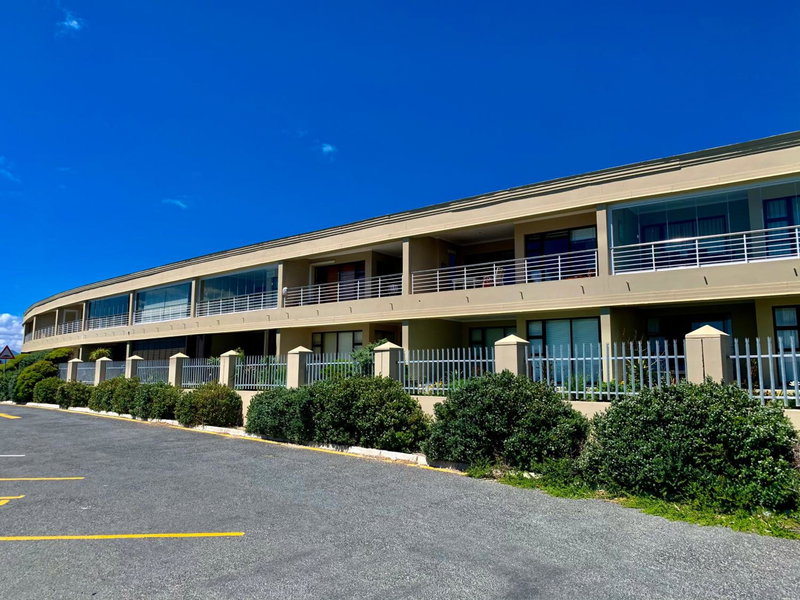 Sage at Whale Cove - Sea Facing Apartment, De Kelders, South Africa