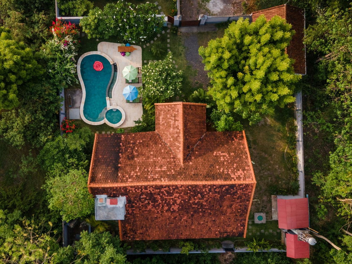 Rose Valley Villa, Indonesien