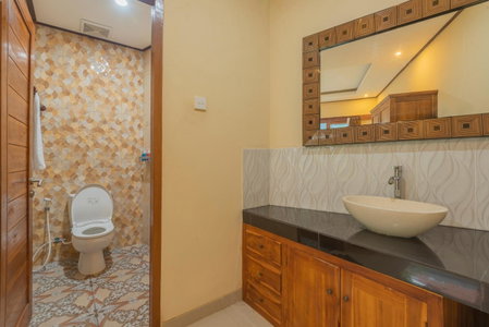 Liliy Guest House Kuta, Legian, Indonesia