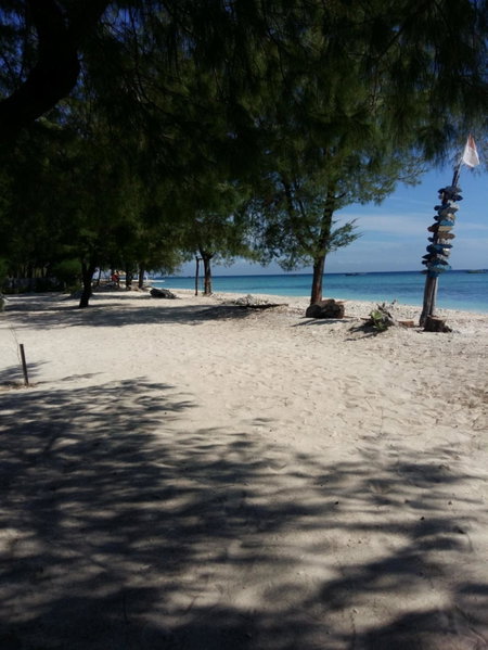 Yaya Bungalows Blue Coral, Gili Meno, Indonesia