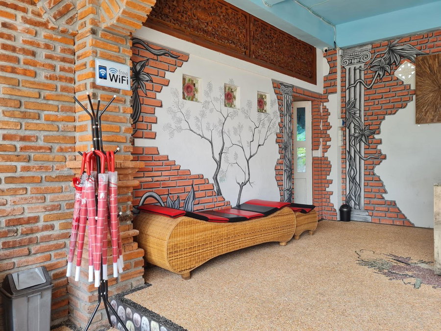 Bottelmania, Lovina, Indonesia