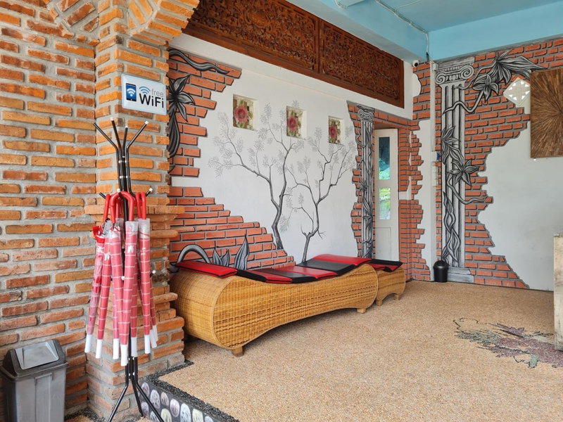 Bottelmania, Lovina, Indonesia