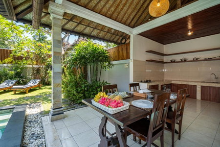 Villa Kori Bali Kubu, 9 people maximum, close to Seminyak Beach, Seminyak, Indonesia