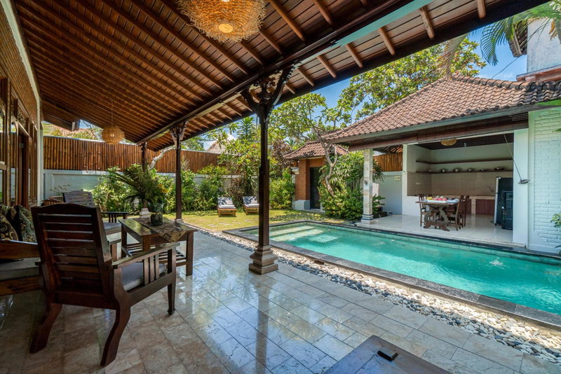 Villa Kori Bali Kubu, 9 people maximum, close to Seminyak Beach, Seminyak, Indonesia