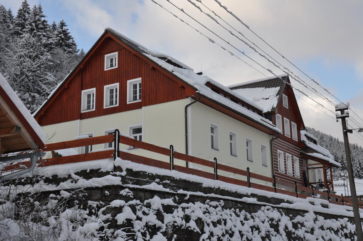 Hotel · Apartmány pod Mariánskými schody, Albrechtice V Jizerských Horách