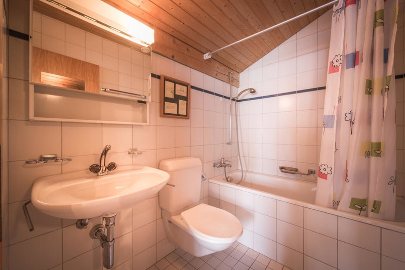 Central Wengen Wonderland: Mezzanine Studio for 4, Wengen, Switzerland