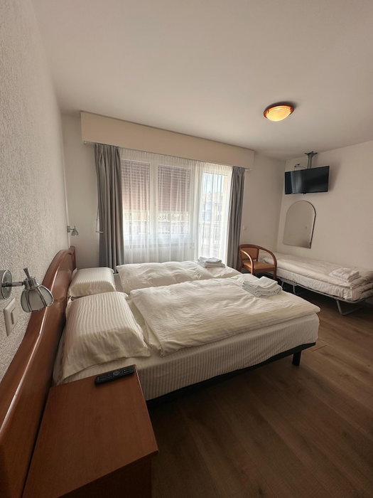 Hôtel du Quai, Villeneuve, Switzerland
