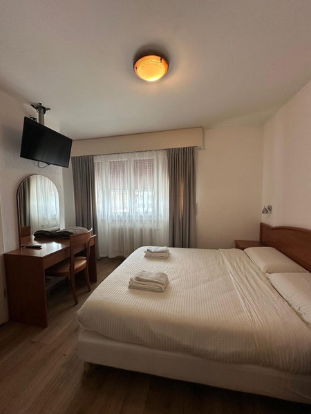 Hôtel du Quai, Villeneuve, Switzerland
