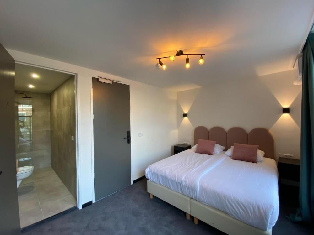 Hotel · Hotel La Noire - Delft City Centre, Delft