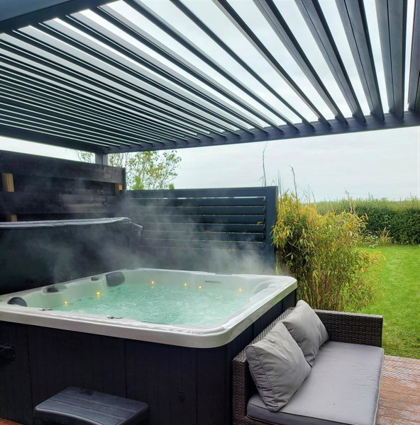 Jacuzzi huisje De Berenshoeve, Emmen, The Netherlands