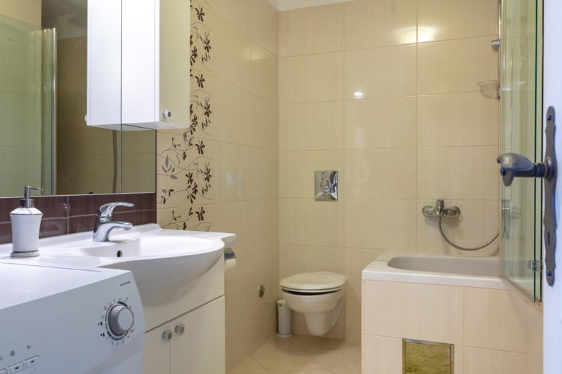 Villa Mama - Traditional Apartments in Omis, free parking, Omiš, Croatia
