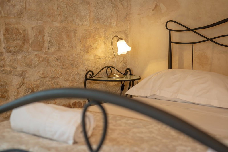 Villa Mama - Traditional Apartments in Omis, free parking, Omiš, Croatia