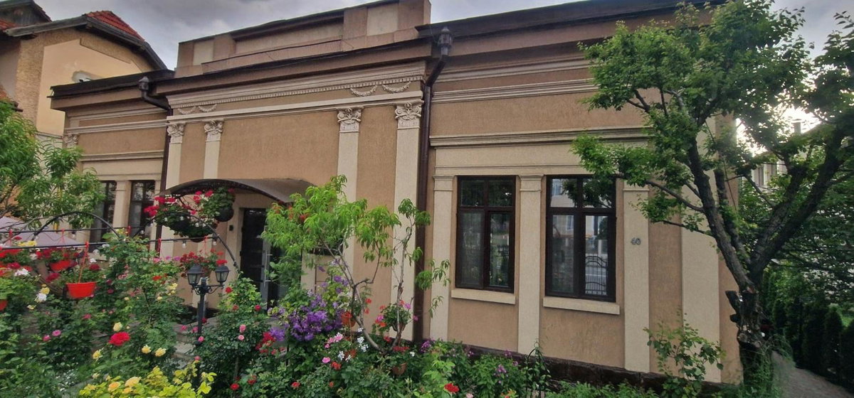 Casa Domnească Rarau, Romania